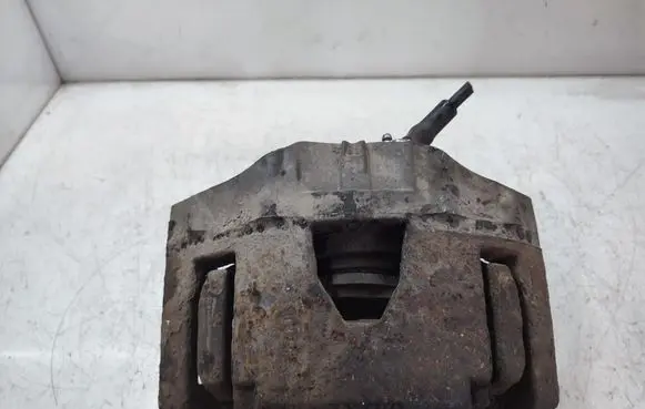 Volvo XC90 Front brake caliper