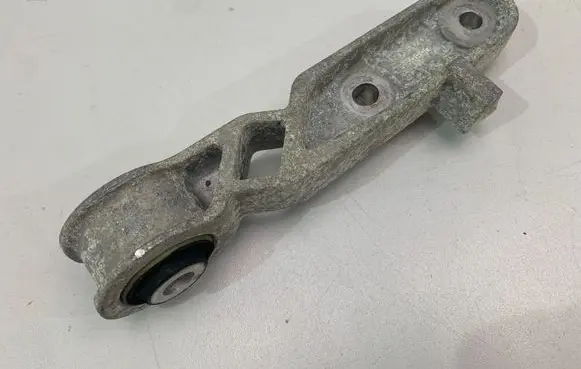 Volvo S90, V90 Gearbox mount 31359890
