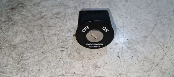 Hyundai Santa Fe Passenger airbag on/off switch 378090