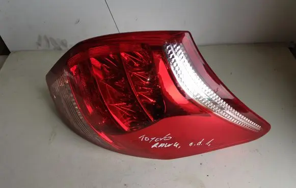 Toyota RAV 4 (XA30) Rear/tail lights