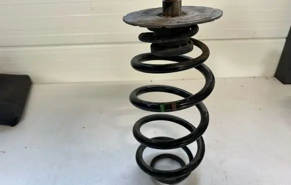 Mercedes-Benz Vito Viano W447 Rear coil spring