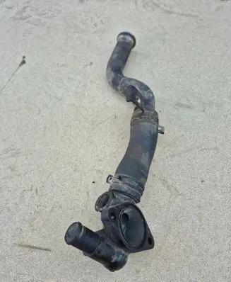 Coolant pipe/hose