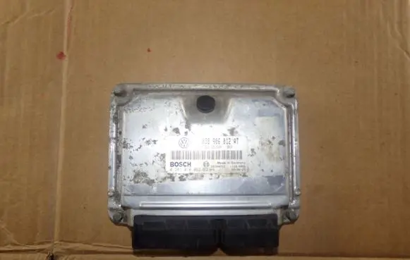Seat Toledo II (1M) Engine control unit/module 038906012AT 0281010062