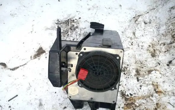 Audi A3 S3 8L Subwoofer speaker 8l0035381g