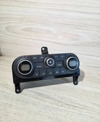 Nissan Qashqai+2 Climate control unit 27500JD45C C8830 A02000A7706001