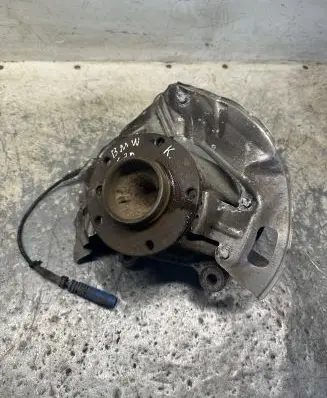 BMW 5 E39 Front wheel hub