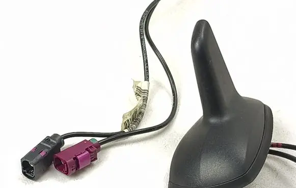 Mercedes-Benz GLK (X204) Aerial GPS antenna A2048207075 20260518HCR1539 2048207075