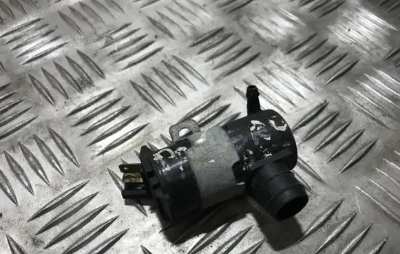 Mitsubishi Pajero Windscreen/windshield washer pump