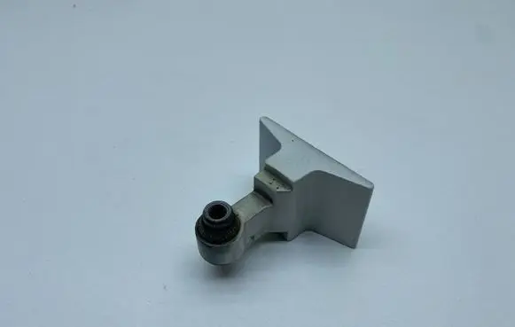 BMW 5 F10 F11 Front door lower hinge 7199575