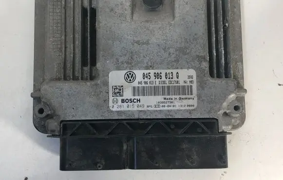Skoda Fabia Mk2 (5J) Engine control unit/module 045906013Q 0281015049