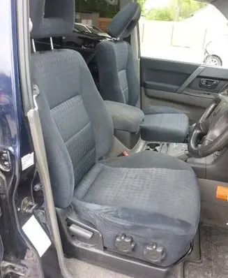 Mitsubishi Pajero Front passenger seat 
