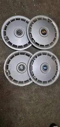 BMW 5 E34 R15 wheel hub/cap/trim 1129843