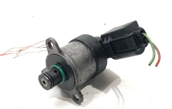 Audi A5 8T 8F Fuel pressure regulator 
