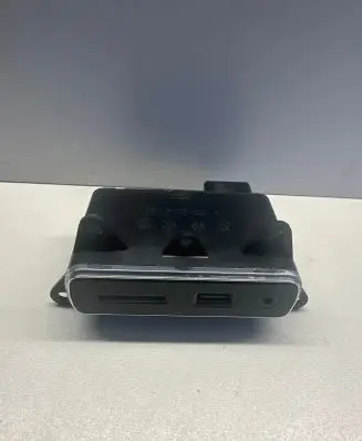 Dodge Durango USB socket connector 68289895AA 61571C94