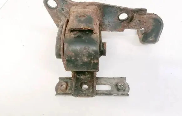 Toyota RAV 4 (XA20) Engine mount bracket
