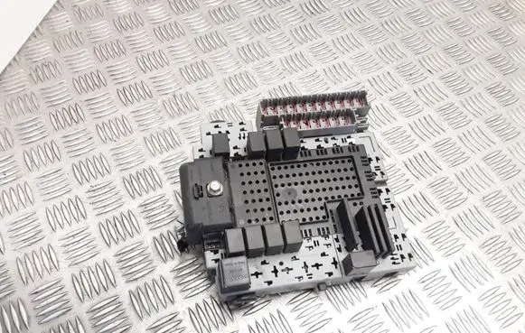 Volvo XC90 Fuse module 9401802 00308943