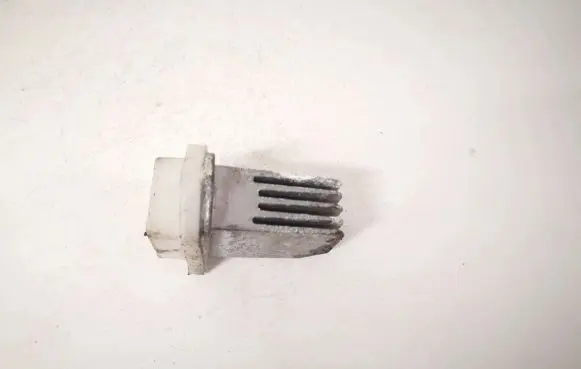Nissan Rogue Heater blower motor/fan resistor 70t030c15