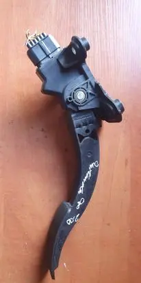 Mitsubishi Outlander Accelerator throttle pedal MN101544