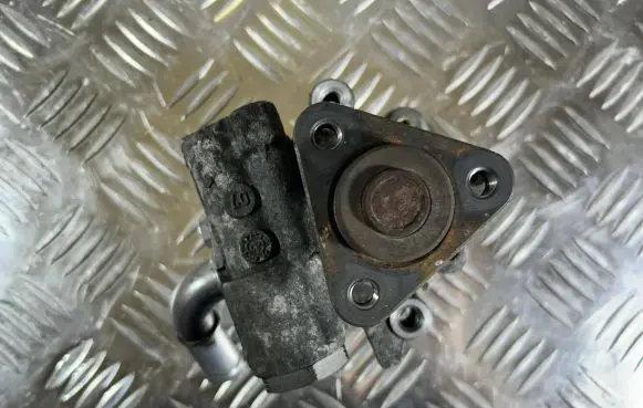 Audi Q7 4L Power steering pump 7L8422154