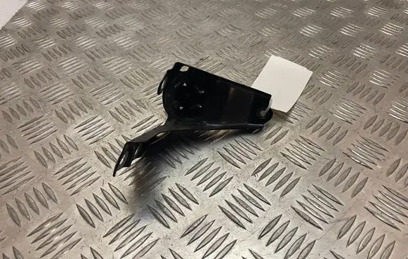 BMW X4 G02 Fender mounting bracket 7397514