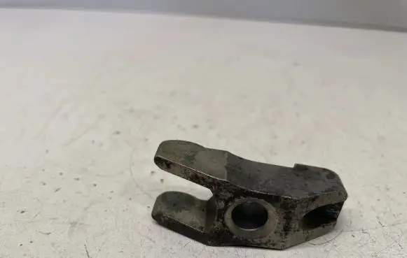 Volkswagen PASSAT B5 Fuel Injector clamp holder