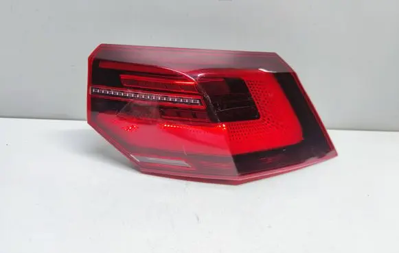 Volkswagen Golf VIII Rear/tail lights 5H0945208