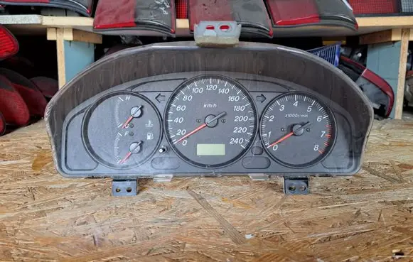 Mazda 626 Speedometer (instrument cluster) GG2NA KGGG2NA