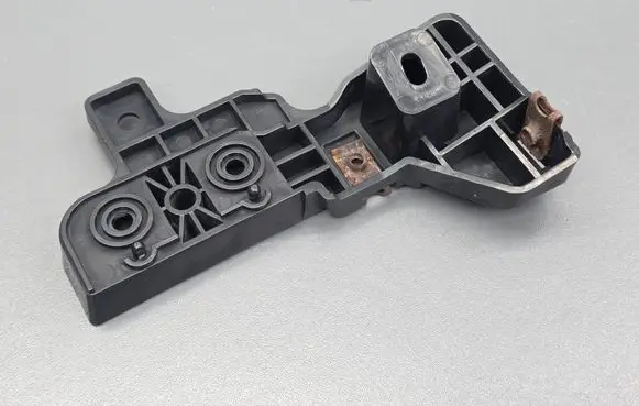 Peugeot 4007 Front bumper mounting bracket 6400B152
