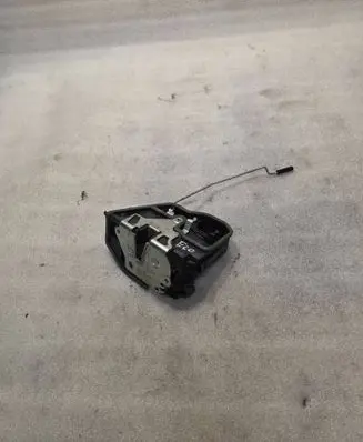 BMW 5 E60 E61 Front door lock 7167071