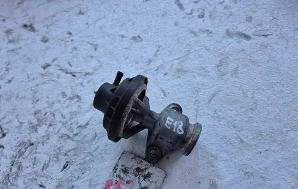 Skoda Fabia Mk1 (6Y) EGR valve 038131501AG