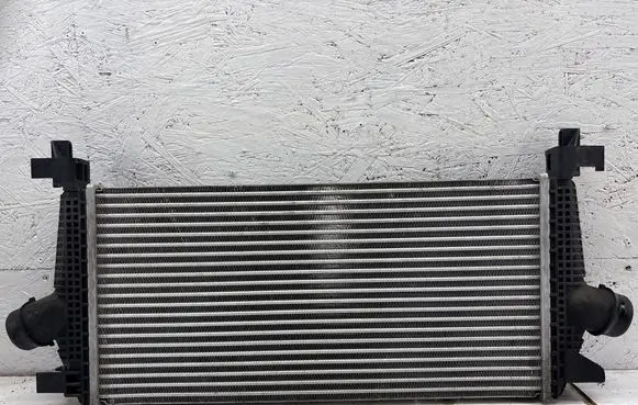 Opel Astra J Coolant radiator 818656