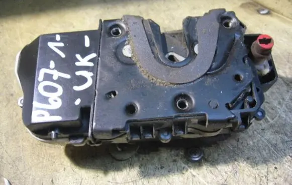 Peugeot 607 Rear door lock