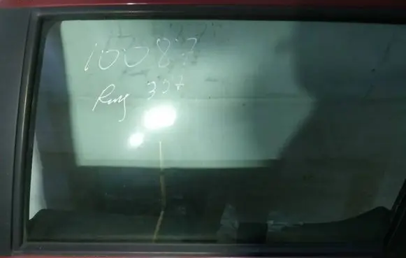 Peugeot 307 Rear door window glass as2