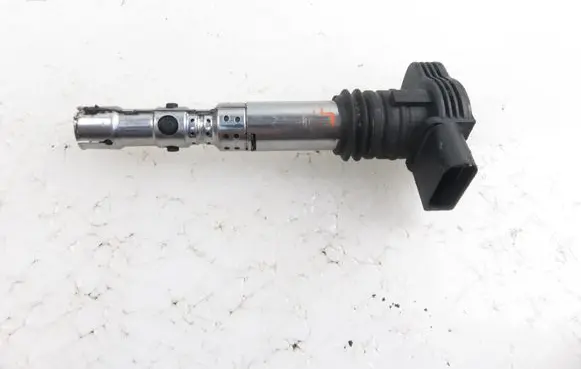 Volkswagen PASSAT B5.5 High voltage ignition coil 040102043