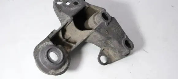 Audi A6 S6 C5 4B Engine mounting bracket 8E0199352D