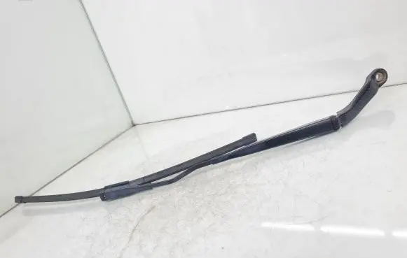 Nissan Qashqai Front wiper blade arm 80017927A