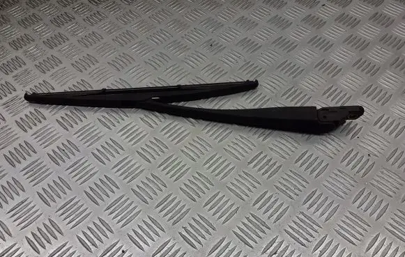 Peugeot 206+ Rear wiper blade arm
