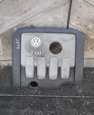 Volkswagen Jetta V Engine cover (trim)