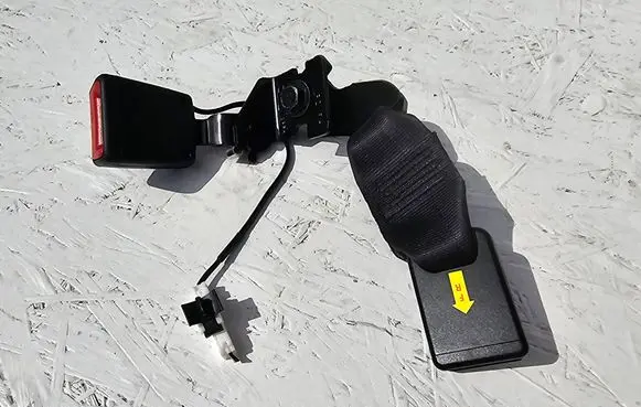KIA Xceed Rear seatbelt buckle 89840J7000