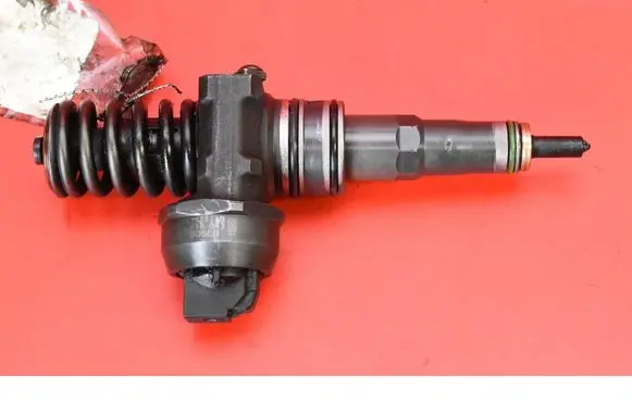 Volkswagen Cross Touran I Fuel injector 038130073BN