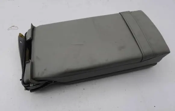 Lexus IS 220D-250-350 Rear seat armrest 