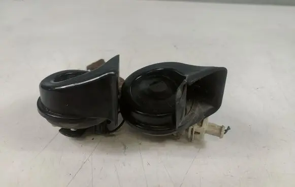 Peugeot 3008 I Horn signal 3881157