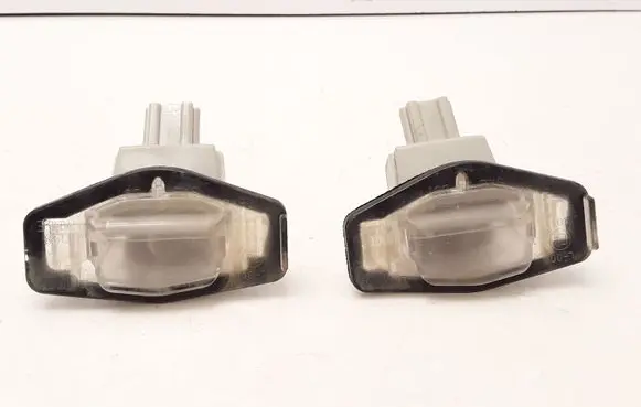 Honda Legend III KA9 Number plate light E44051