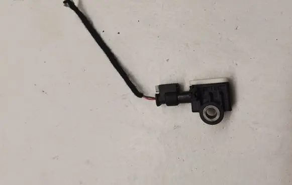 Mercedes-Benz GLE (W166 - C292) Airbag deployment crash/impact sensor A1668210151