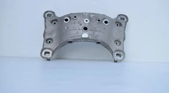 Audi A8 S8 D3 4E Gearbox mounting bracket 4E0399231N