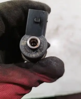 Mercedes-Benz B W245 Fuel injector 0445110167 a6400700787