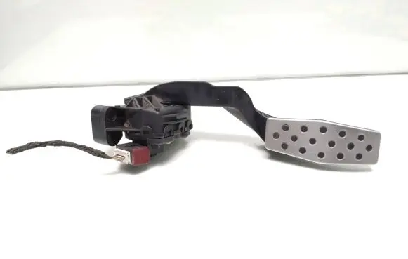 Opel Zafira B Accelerator throttle pedal 13125115