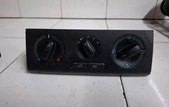 Skoda Roomster (5J) Climate control unit 5J0820045D