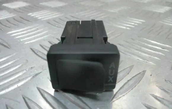Toyota Urban Cruiser (XP110) AUX in-socket connector 