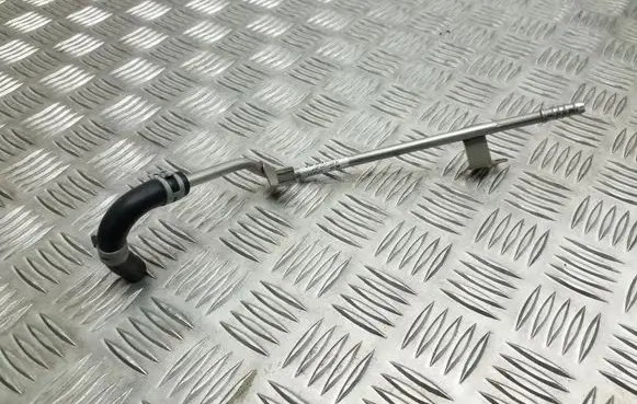 Fuel injector supply line/pipe